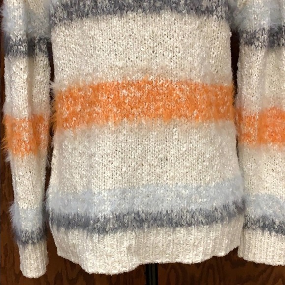 Workshop Republic Clothing Fuzzy Sweater - Picture 5 of 13